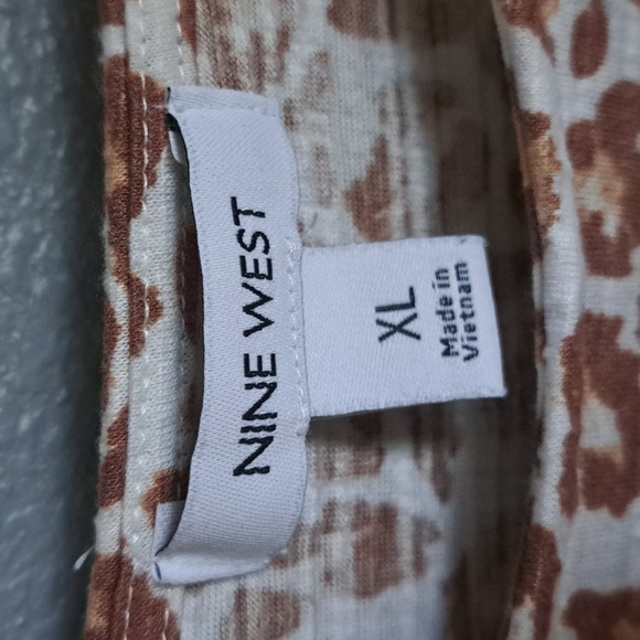 Nine West Animal Print Blouse | Size XL - Picture 3 of 3